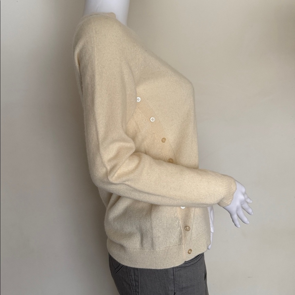 Cream Sweater - Picture 4 of 8